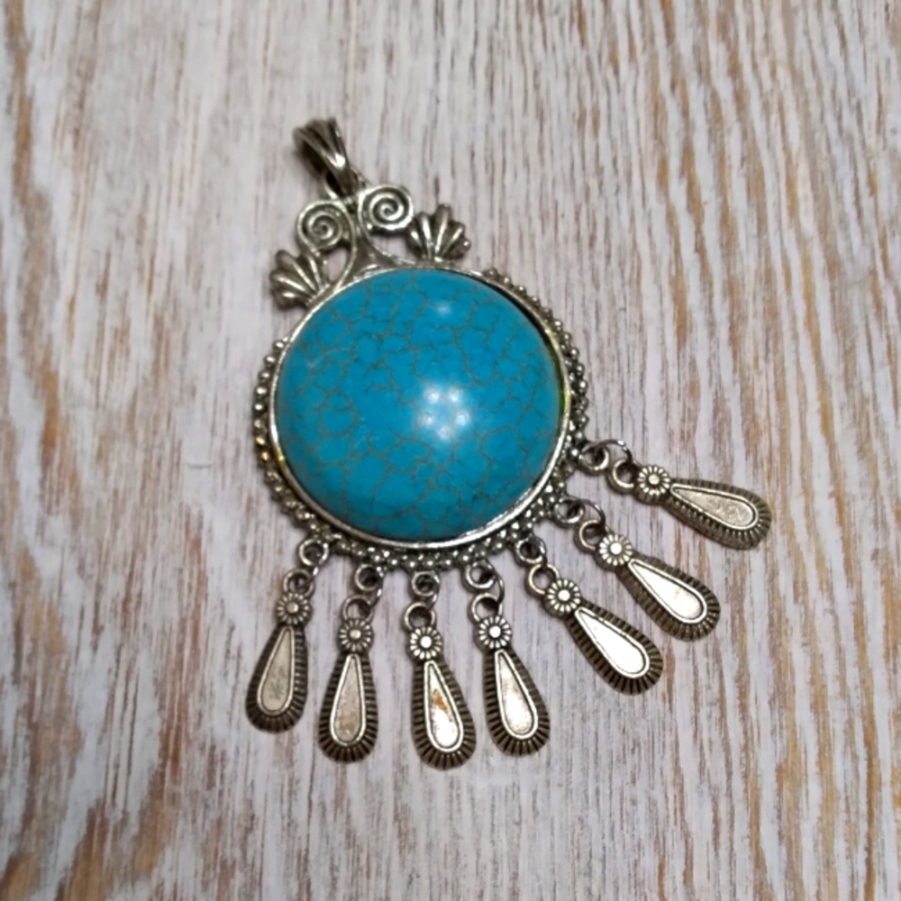 Large Pendant Silvertone